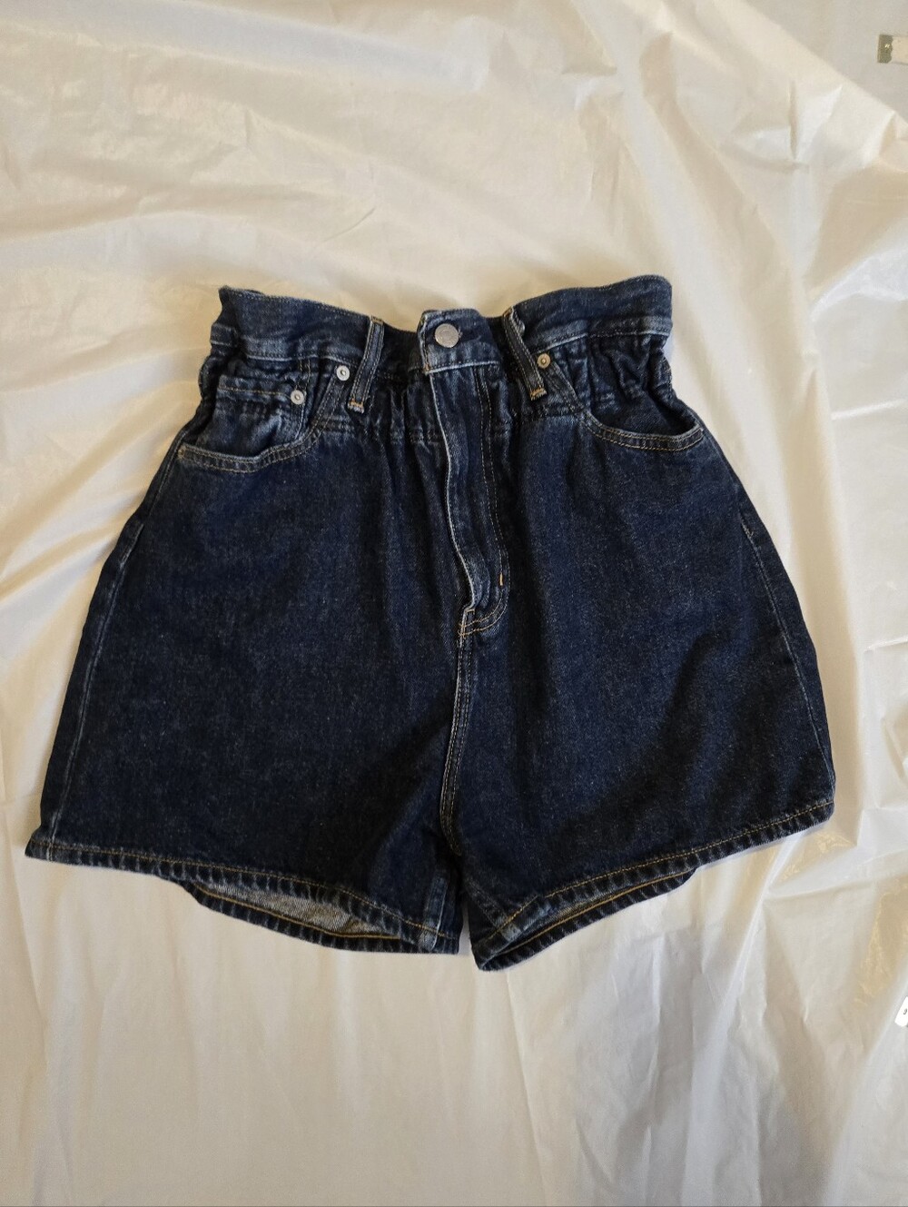 Levi's High-Waist Dark Indigo Denim Paperbag Shorts Size 6/28